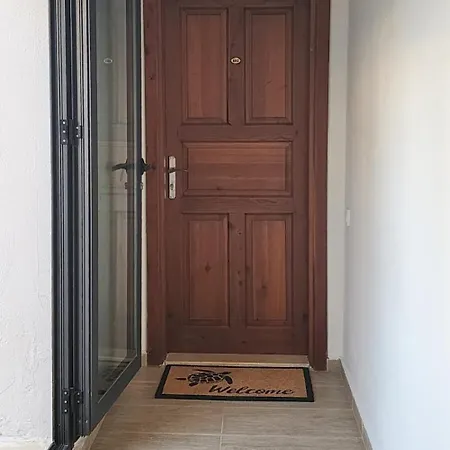 Azure Haven - A Seaside Retreat Surrounded By Nature Appartement *