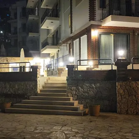 Azure Haven - A Seaside Retreat Surrounded By Nature *