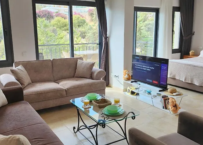 Azure Haven - A Seaside Retreat Surrounded By Nature *