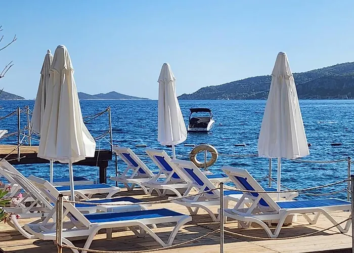 Azure Haven - A Seaside Retreat Surrounded By Nature Апартаменты *